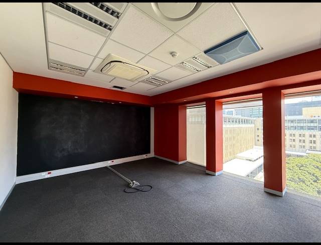 383.50M² OFFICE TO LET IN FORESHORE